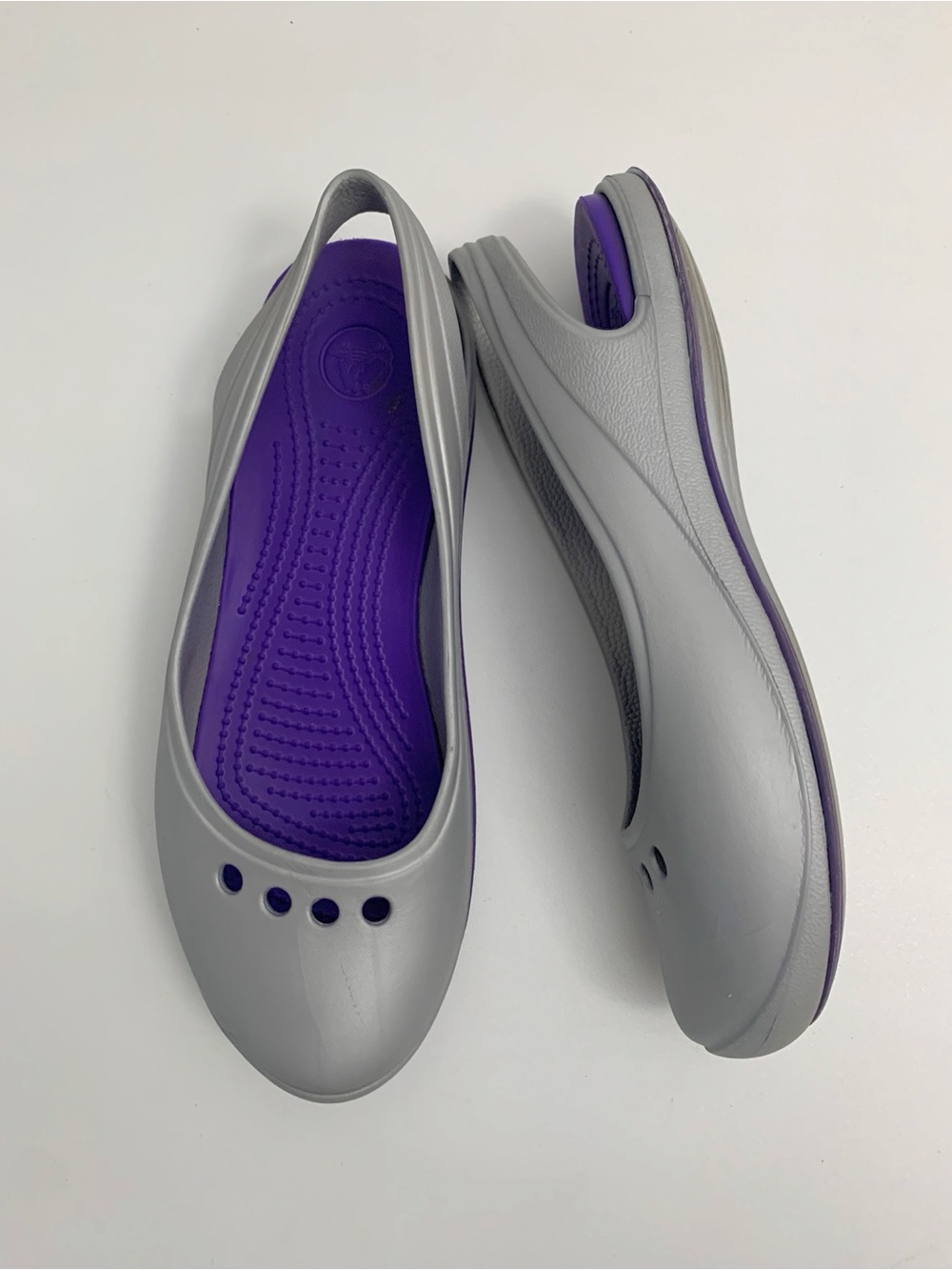 CROCS Women's Tone Sylar Gray Purple Sandals ~ 9